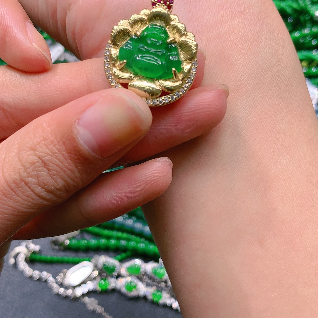 翡翠手串未镶嵌天然翡翠