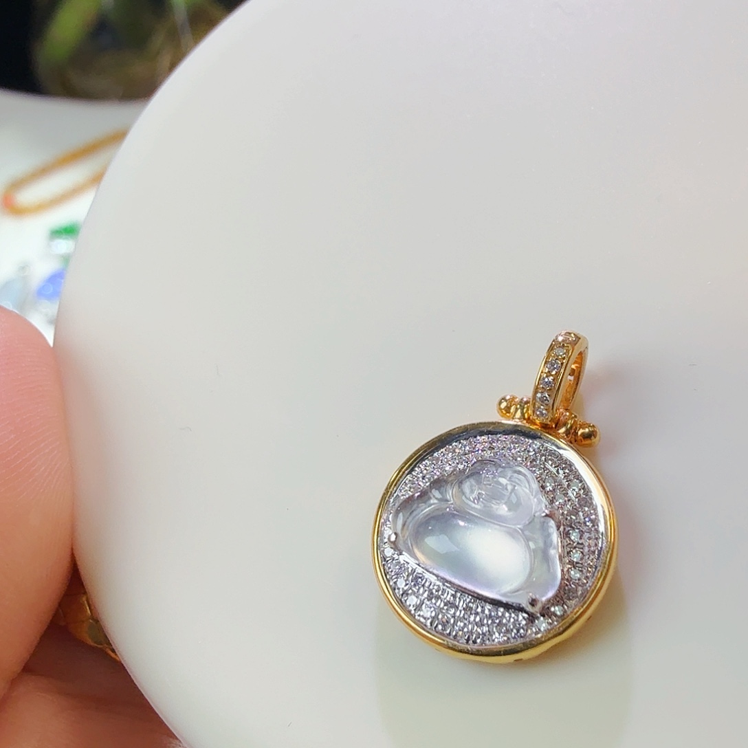 翡翠18K金镶嵌颈饰纯白冰佛公吊坠