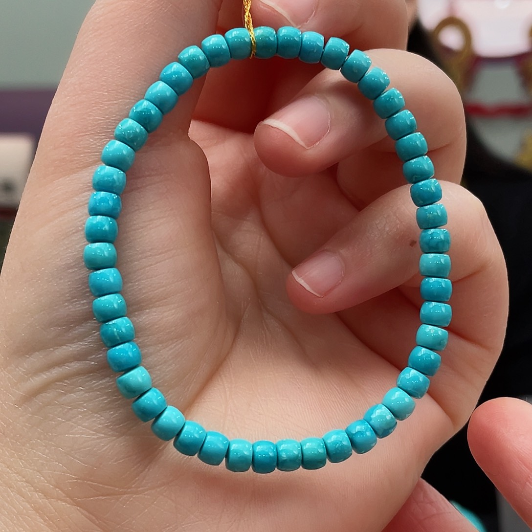 绿松石颈饰未镶嵌