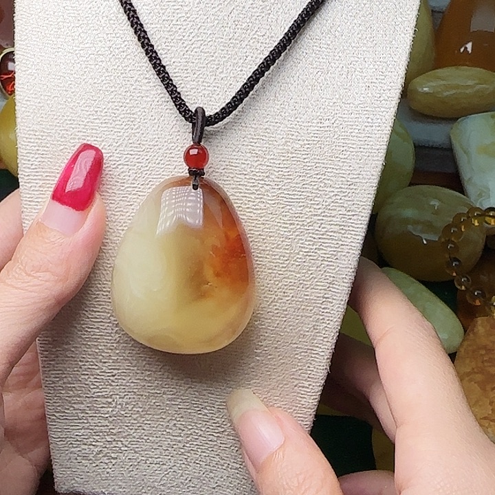 琥珀未镶嵌手链吊坠