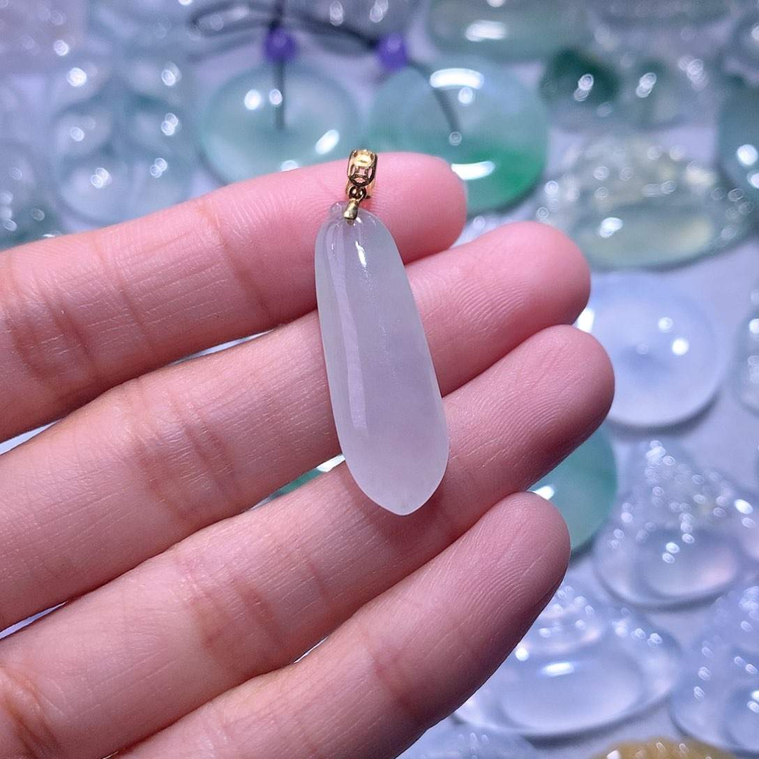 【闪购商品】翡翠颈饰18K金镶嵌瓜