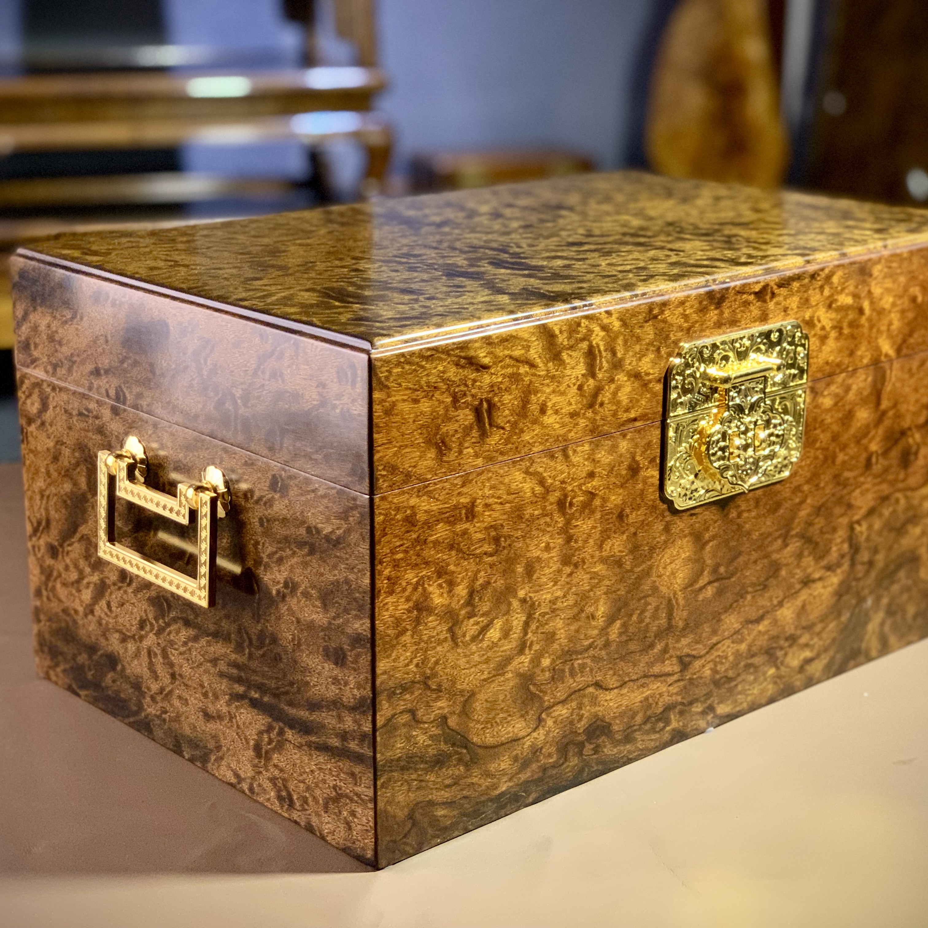 小叶桢楠阴沉木满龙胆花纹一木一器首饰盒