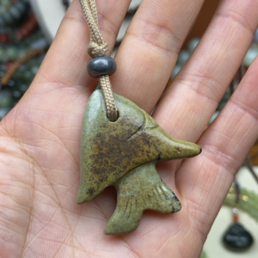 【闪购商品】未镶嵌岫岩河磨玉（透闪石质玉）挂件