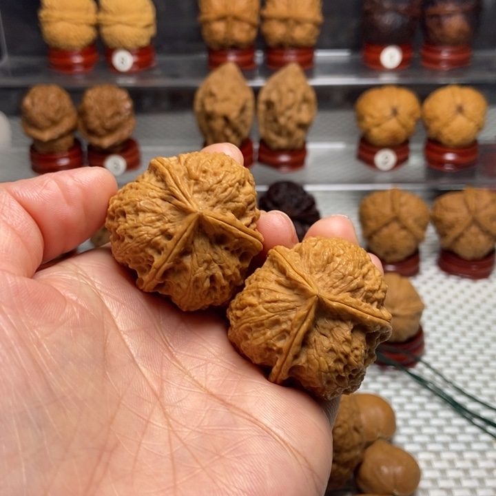 文玩核桃把件33七星三棱