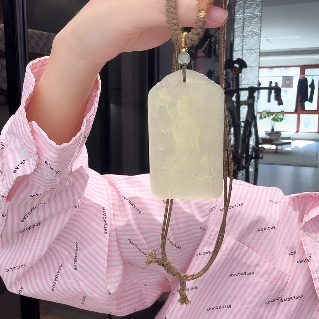 蛇纹石玉未镶嵌颈饰