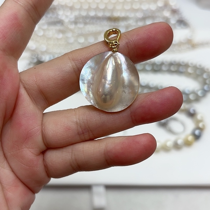 颈饰拼合珍珠（马贝珠）未镶嵌