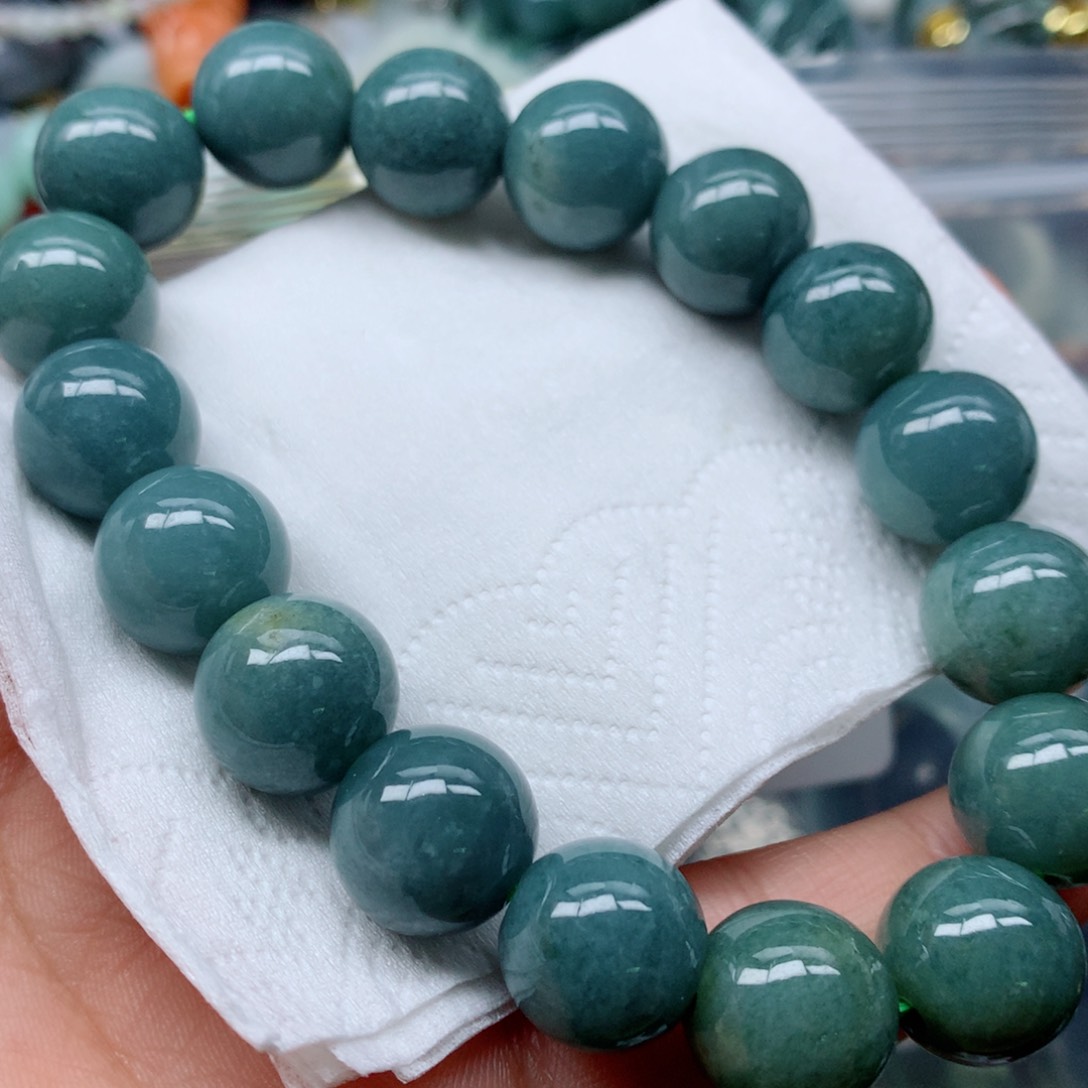 翡翠颈饰未镶嵌手串