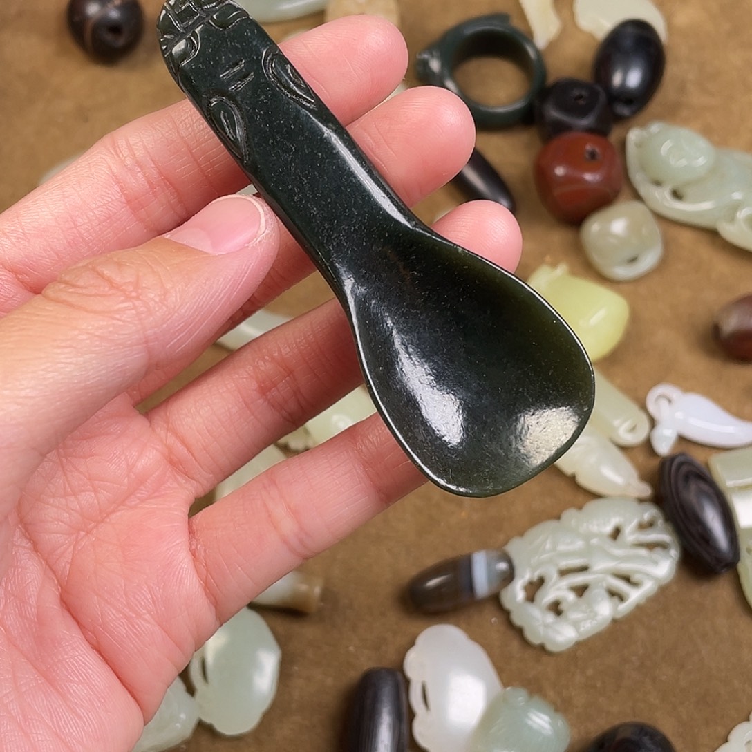 和田玉（糖玉）未镶嵌颈饰