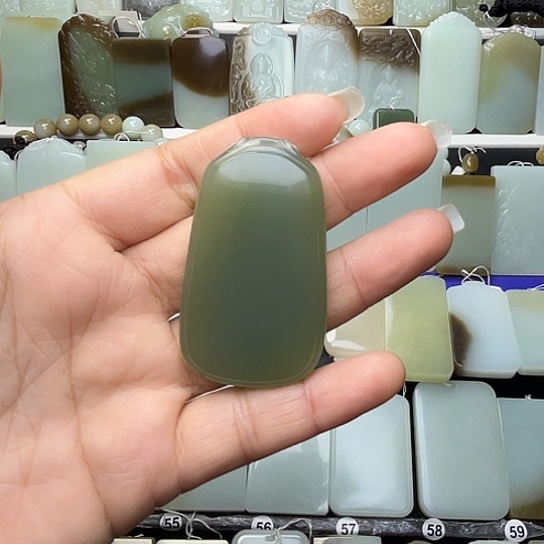 颈饰未镶嵌和田玉