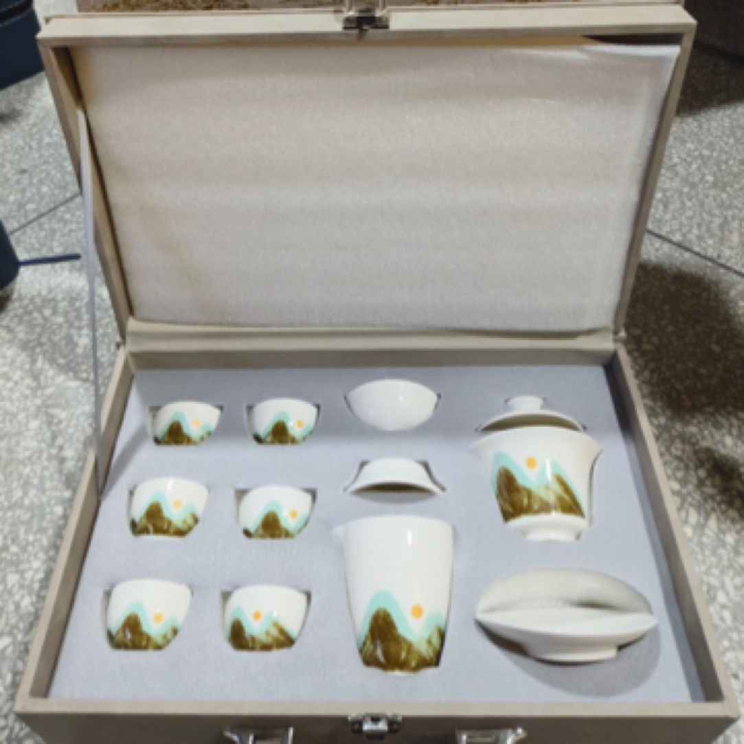 Z1317 青山/羊脂玉盖碗+公杯+茶漏组+6圆口杯/中国白灰皮箱
