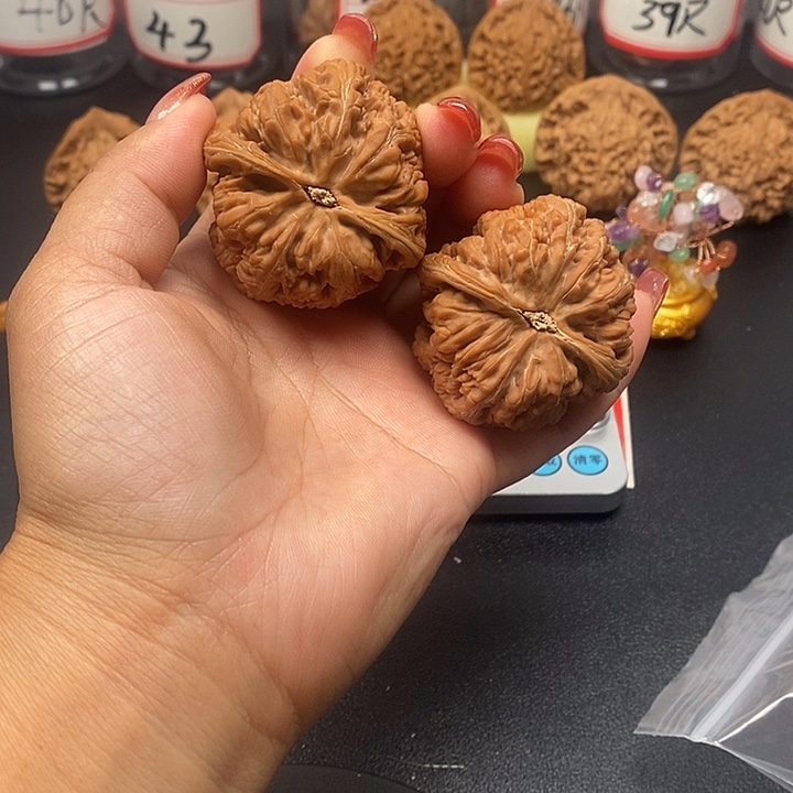 吊坠文玩核桃貔*。粗筋46