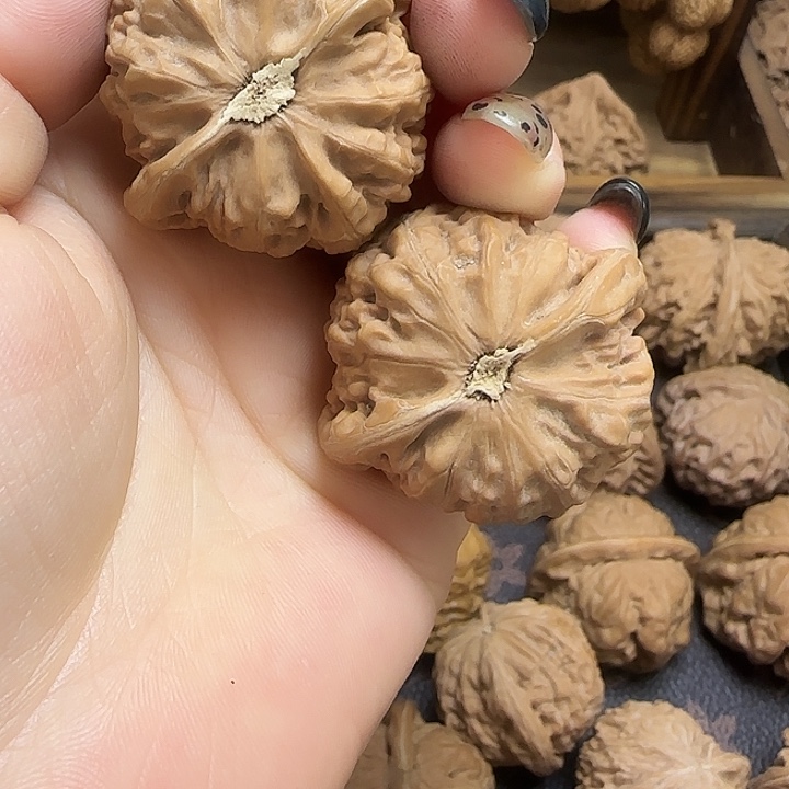 文玩核桃吊坠宫灯