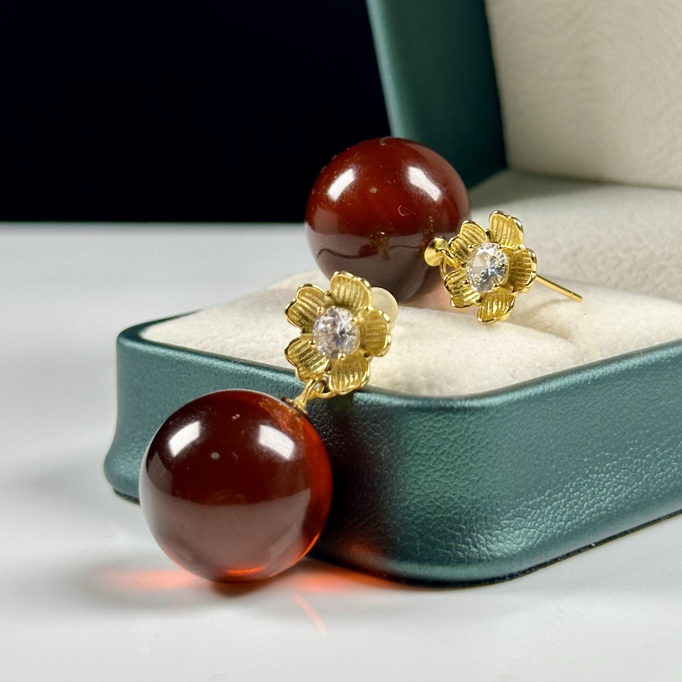 芷桦珠宝-天然缅甸血珀18+mm耳钉花开富贵红色琥珀耳环