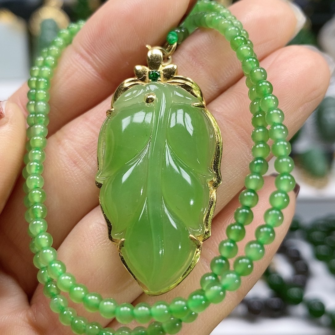 和田玉颈饰18K金镶嵌