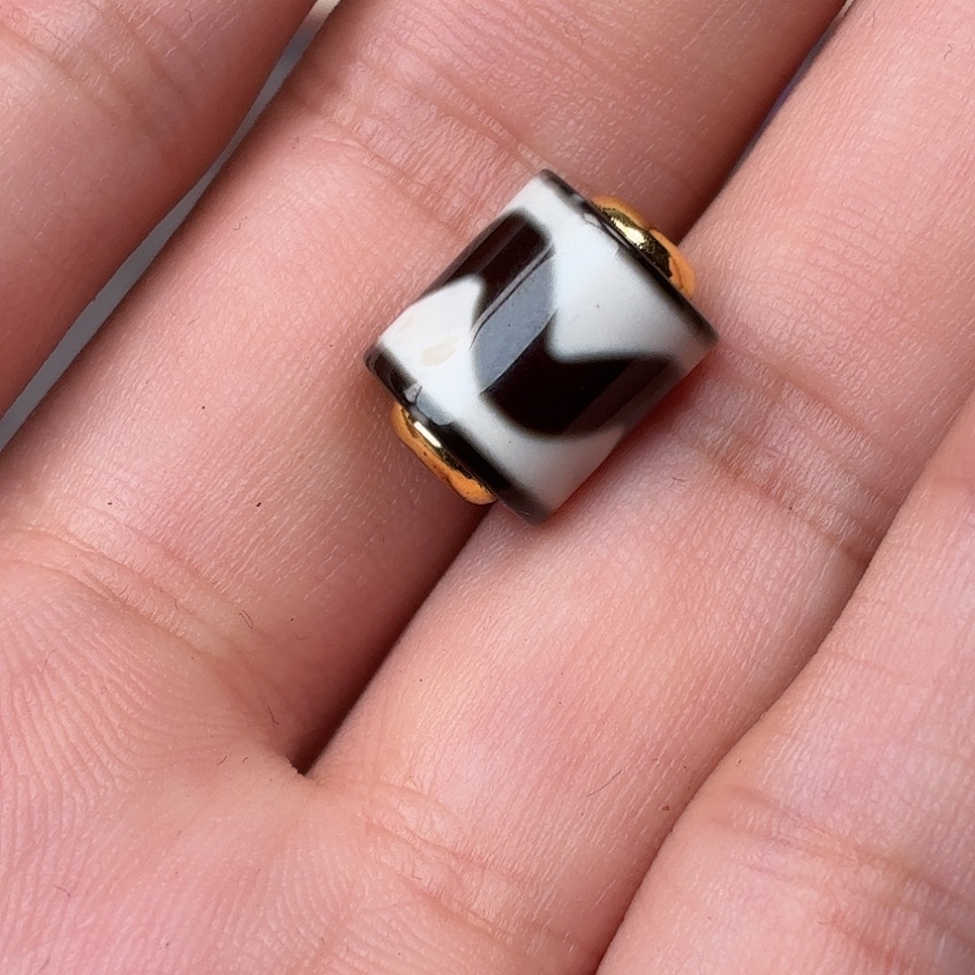 玛瑙/玉髓未镶嵌配饰黑白虎牙10mm