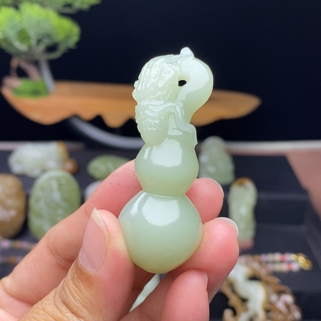 和田玉未镶嵌挂件