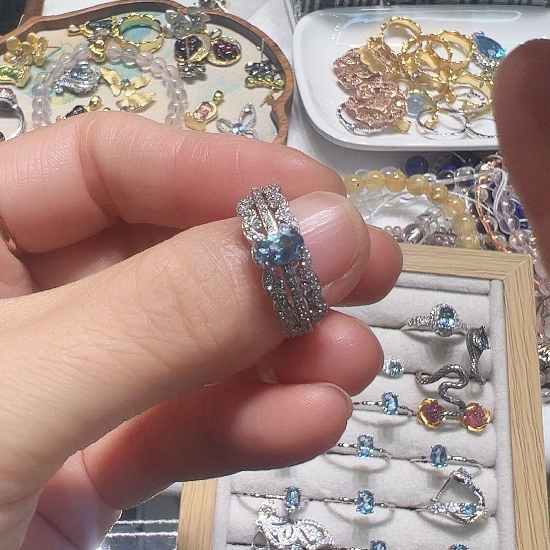 L***z海蓝宝石戒圈银S925镶嵌不退不换拍三发一