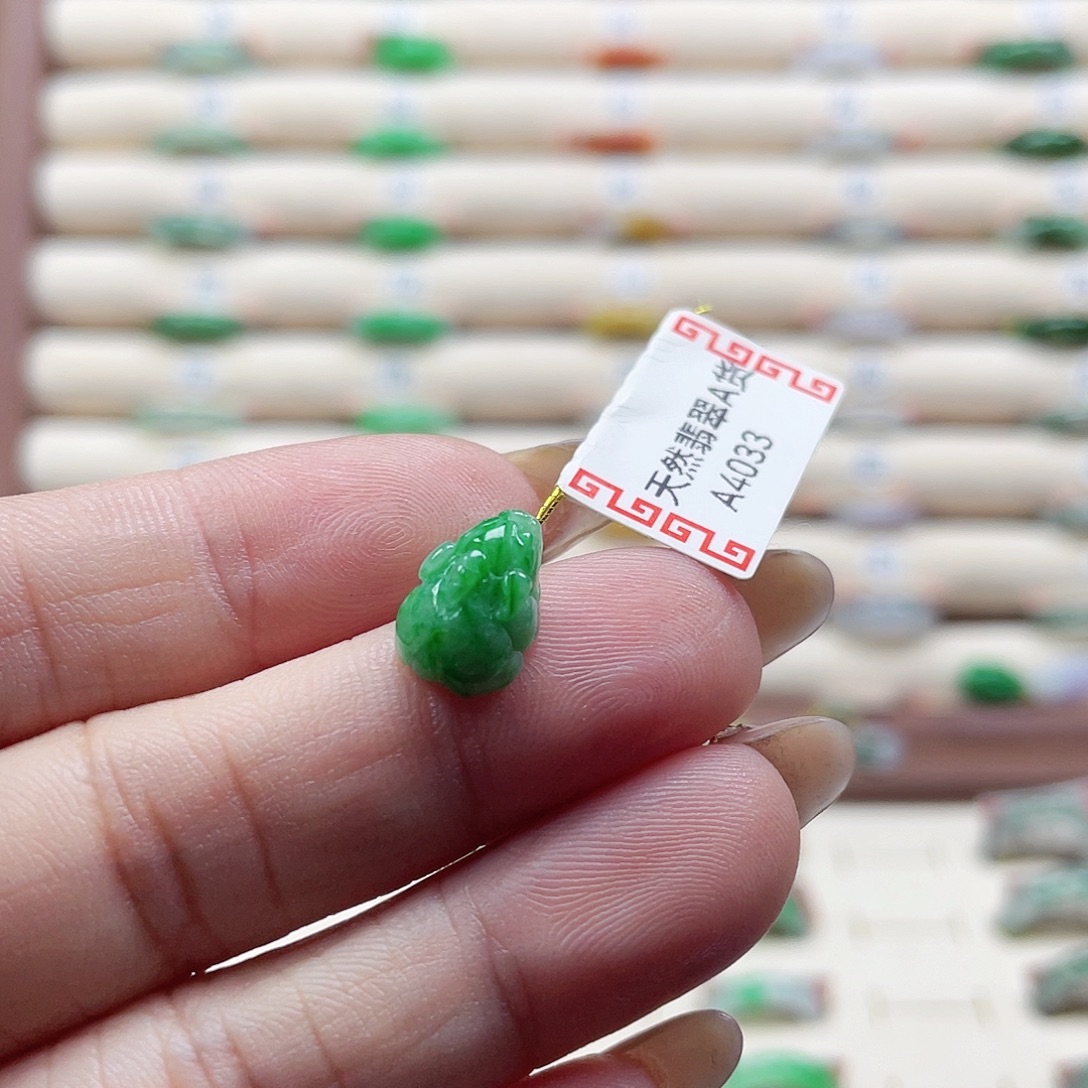 翡翠未镶嵌戒指貔貅