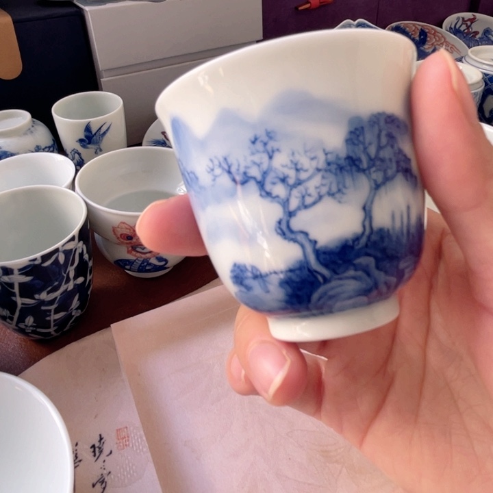 青花山水铃铛杯杯微瑕