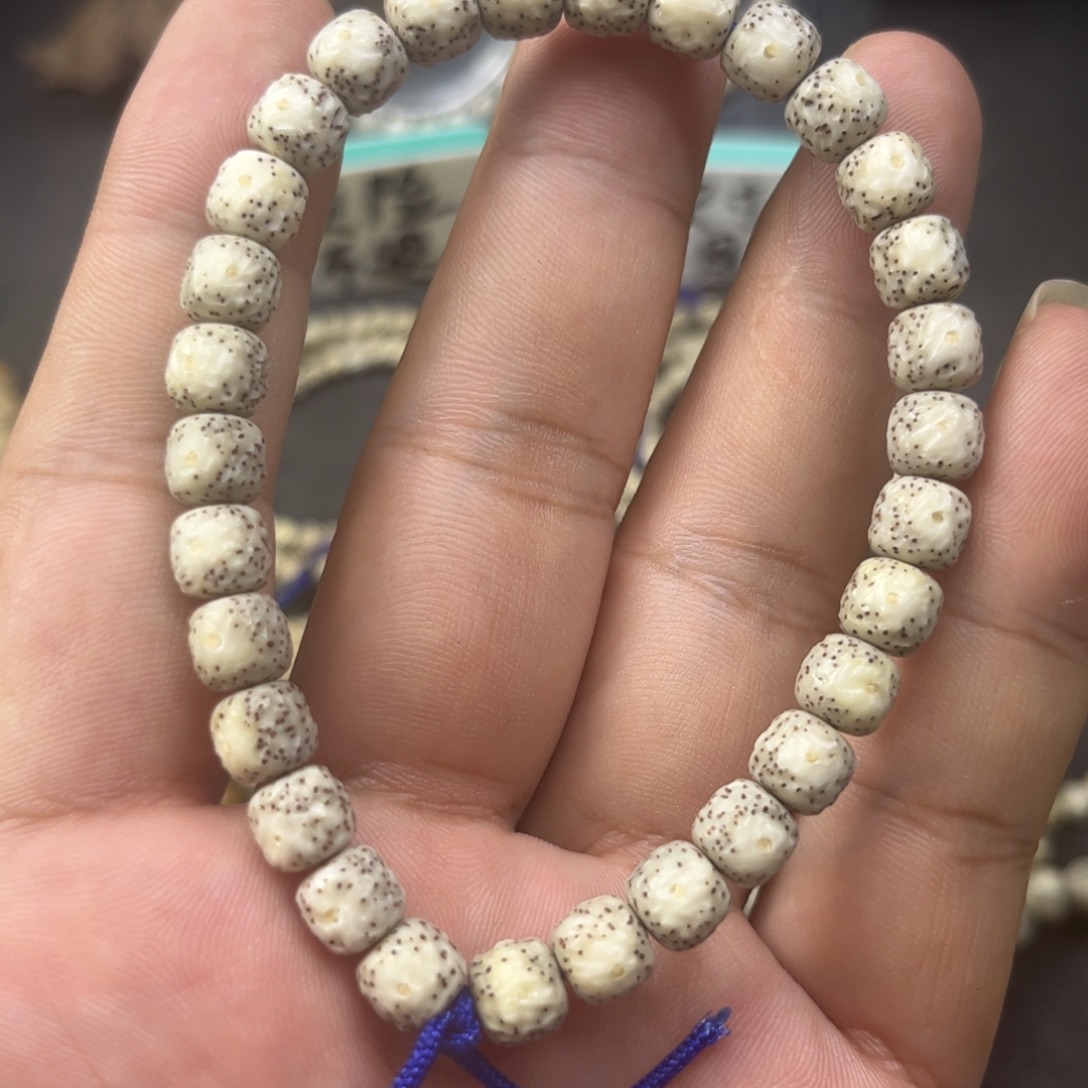 手串星月菩提8✖️7正月留白 手雕魔纹 手持