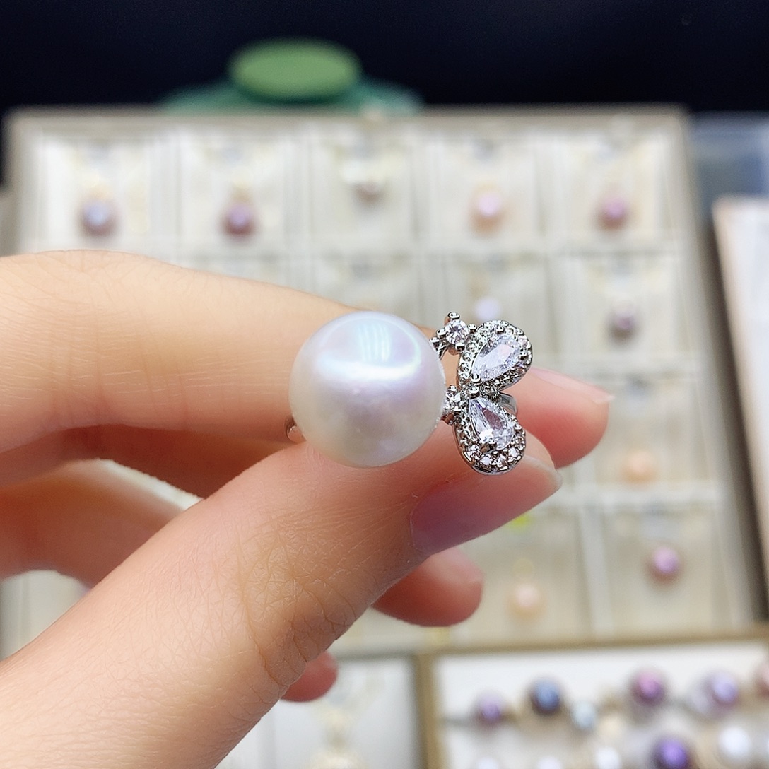 淡水珍珠颈饰合金