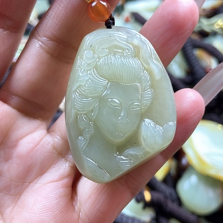 和田玉颈饰未镶嵌