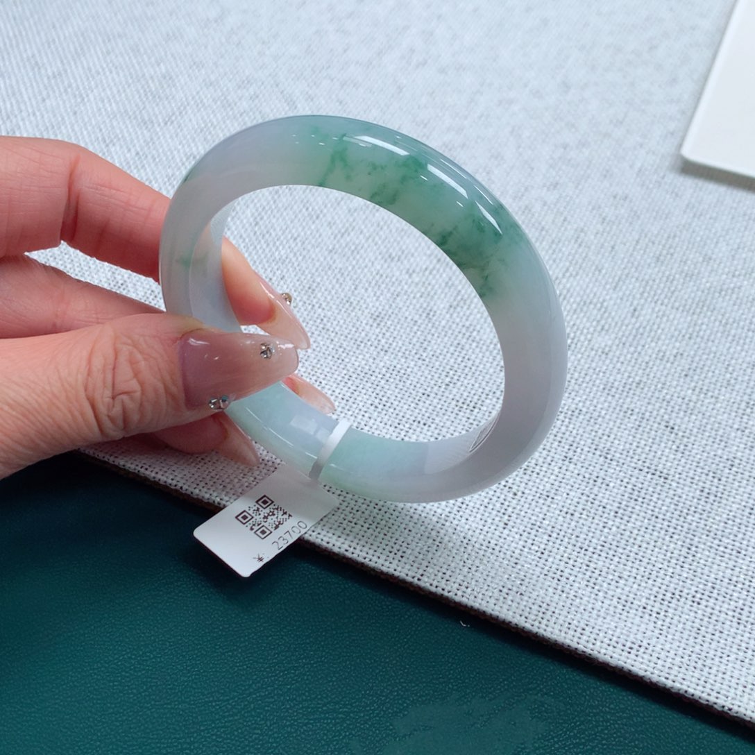 未镶嵌手镯翡翠缅甸翡翠手镯