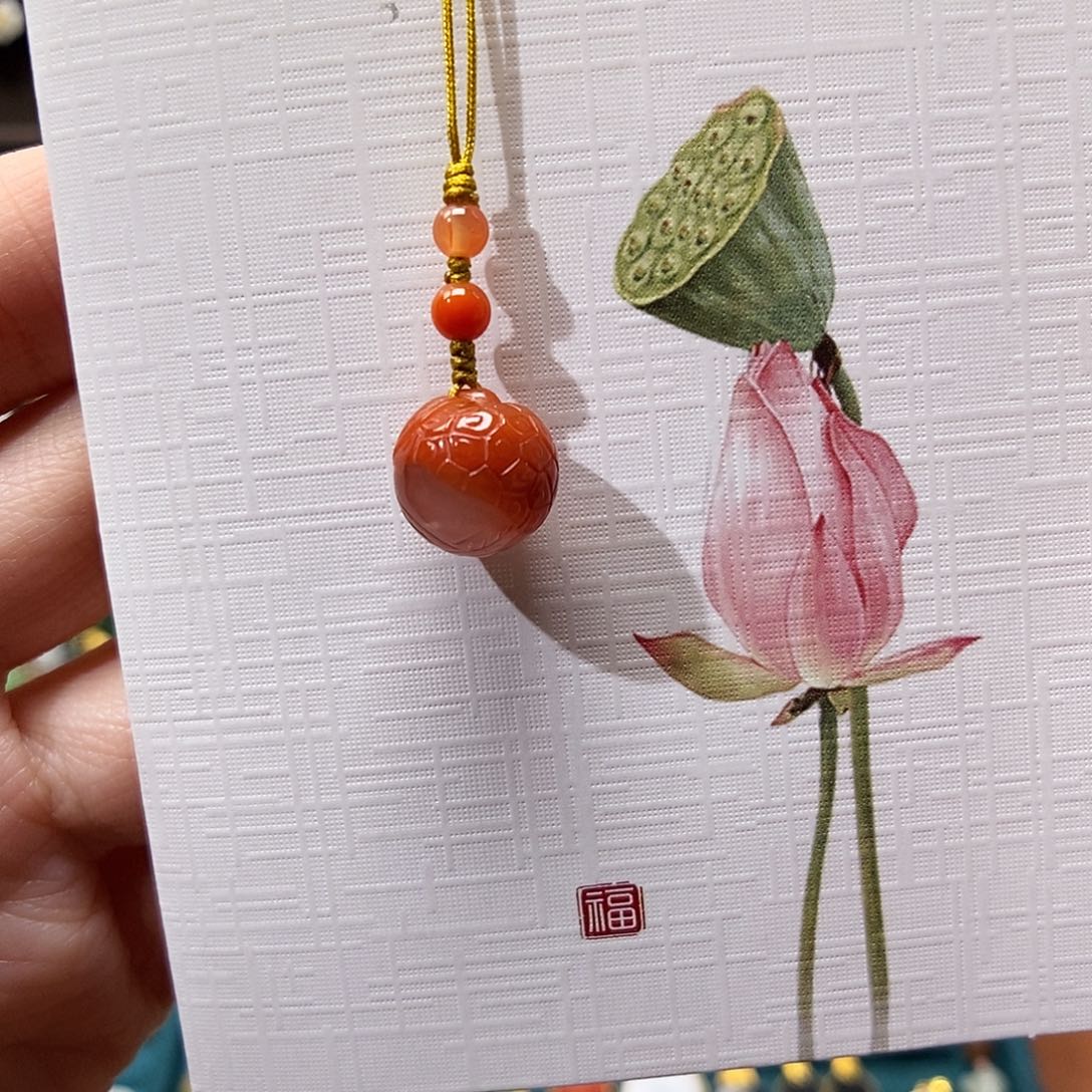 南红玛瑙挂件未镶嵌