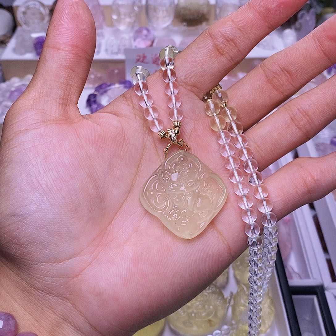 水晶颈饰未镶嵌黄水四方狐吊坠 送链子