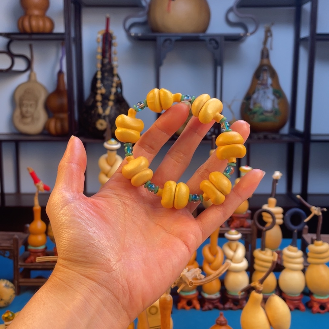 向***，大叶紫檀（黑酸枝木类）