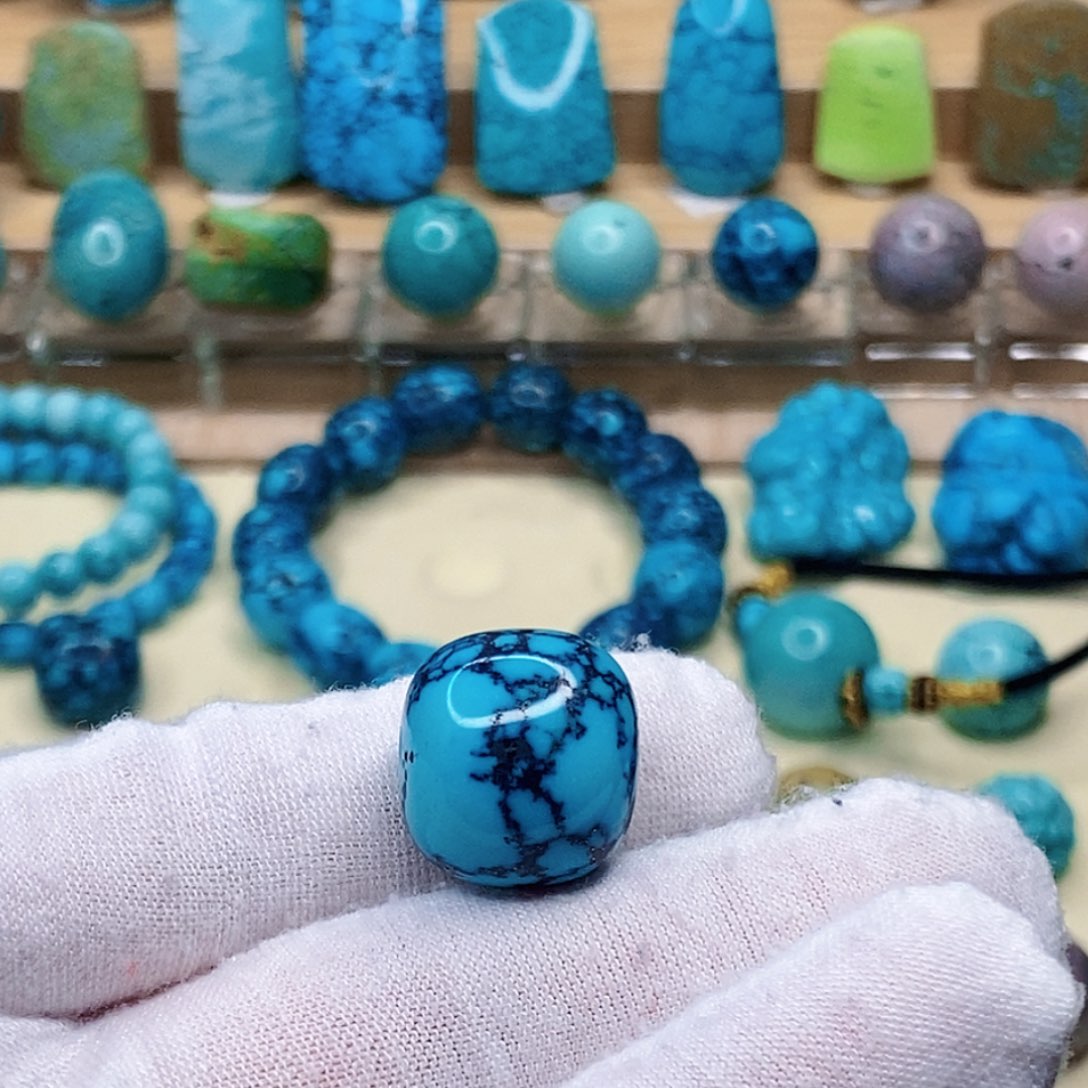 绿松石未镶嵌珠宝奇石