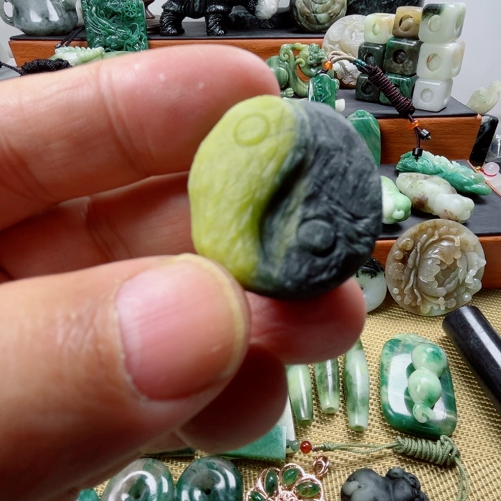 独山玉未镶嵌珠宝半成品