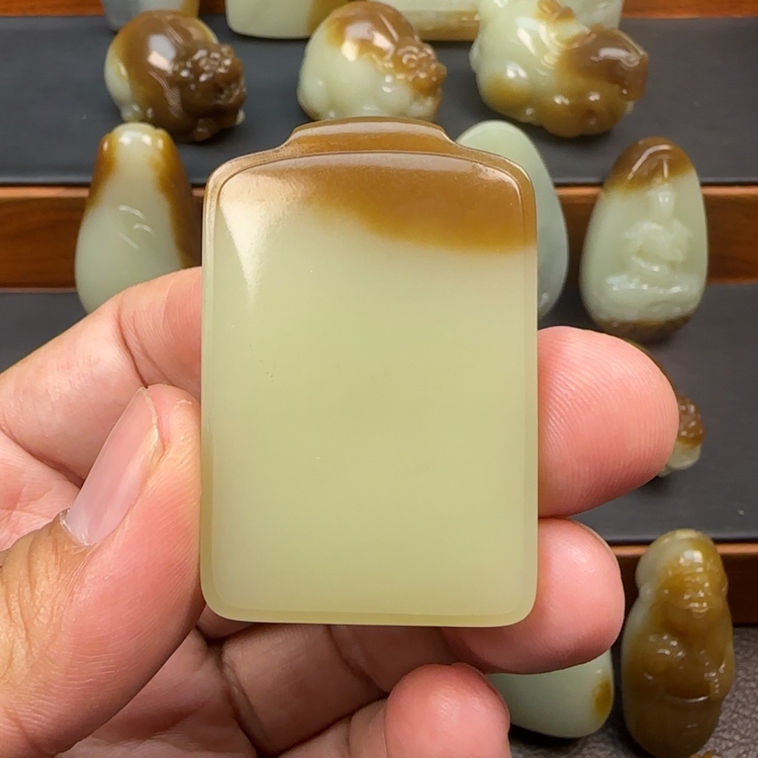 ༺***༻和田玉（糖玉）未镶嵌颈饰