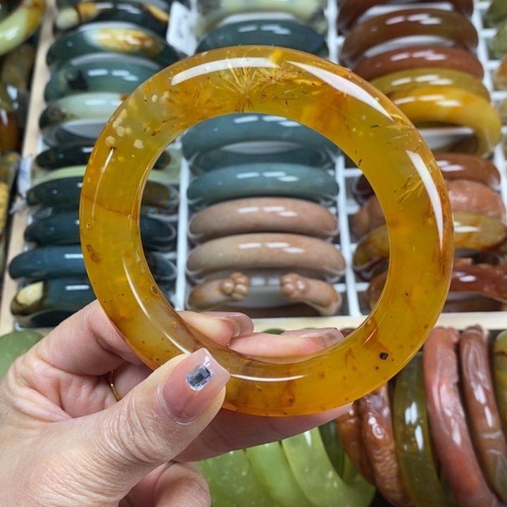 蛇纹石玉手镯未镶嵌60