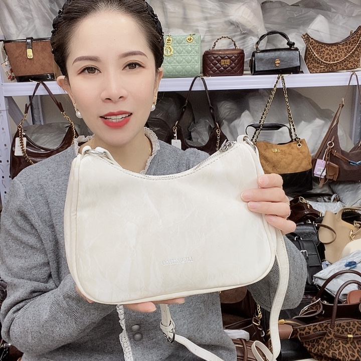 蚕丝小牛剖层皮革PU