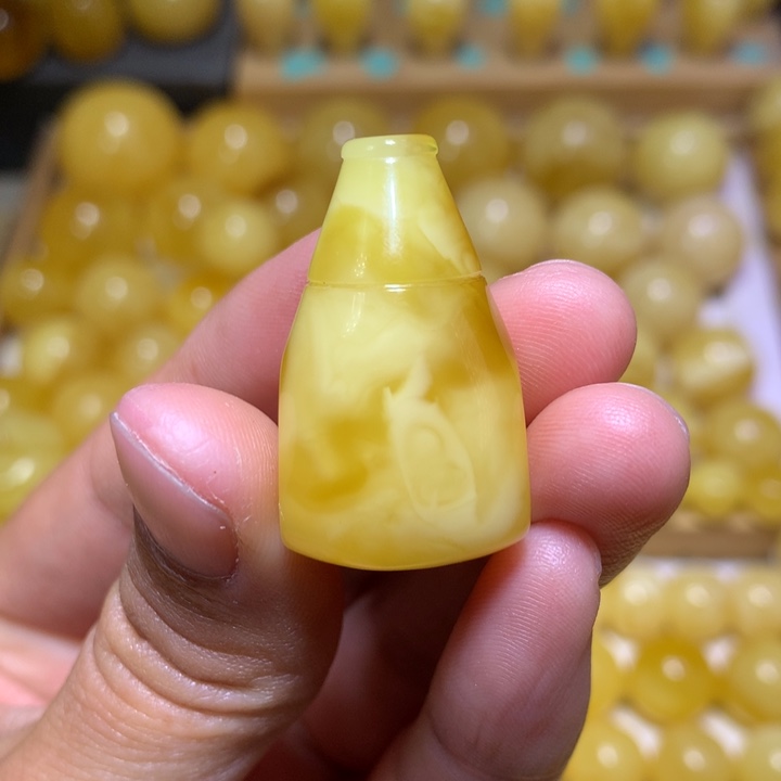 蜜蜡裸石未镶嵌顶****0天然俄料溶洞妖花精工三通18.6