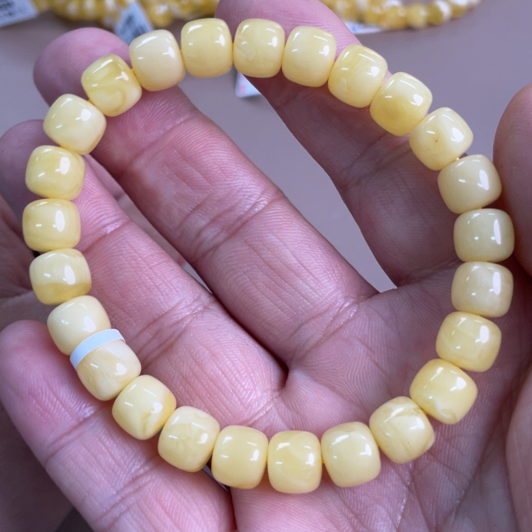 琥珀裸石未镶嵌02500000000