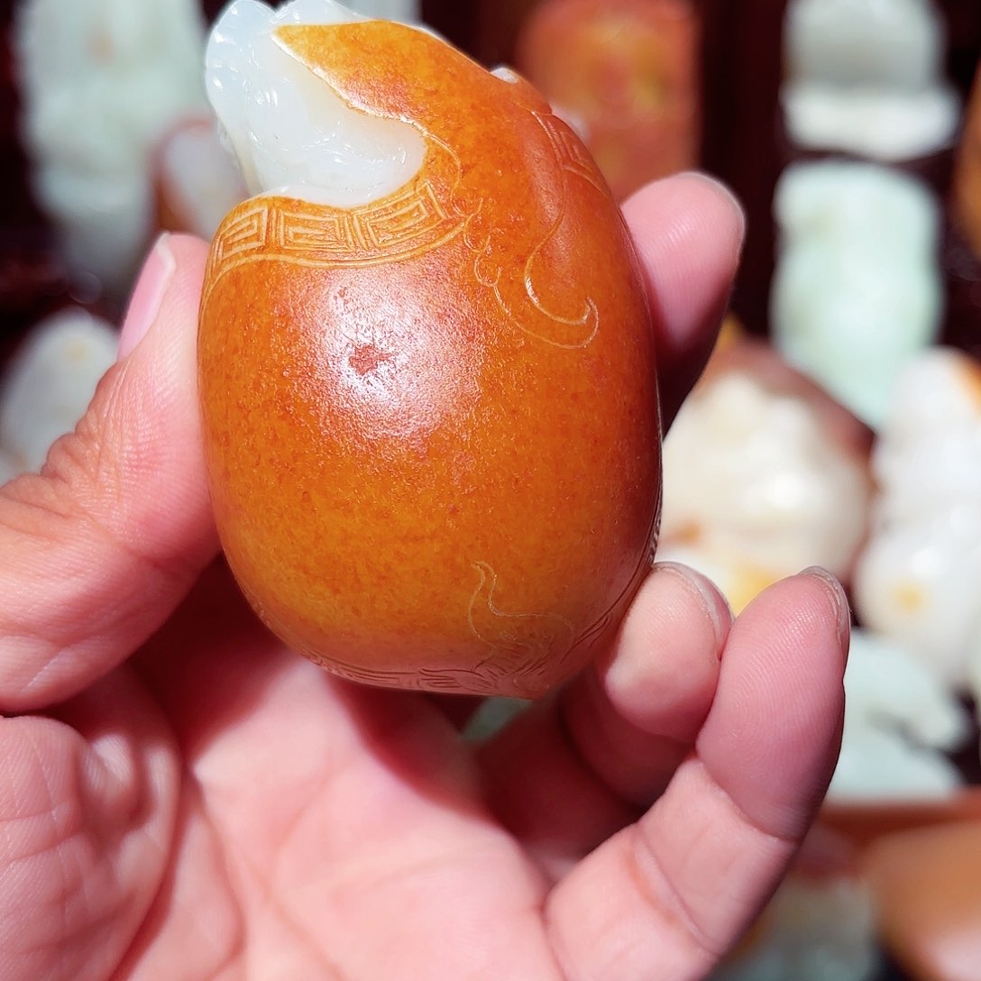 和田玉未镶嵌把件行**哥