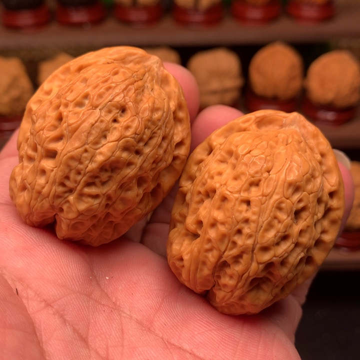 文玩核桃吊坠铁虎头