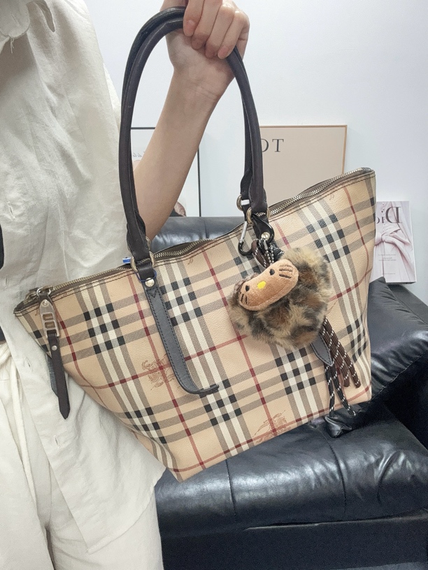 95新 BURBERRY/博柏利 全原经典战马格纹托特包/秋境 05100