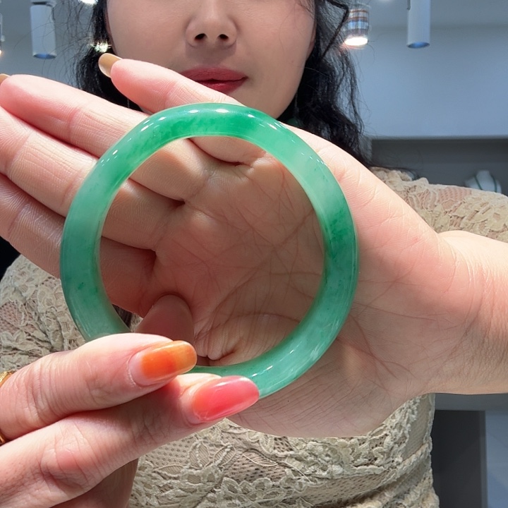 石英质玉未镶嵌手镯