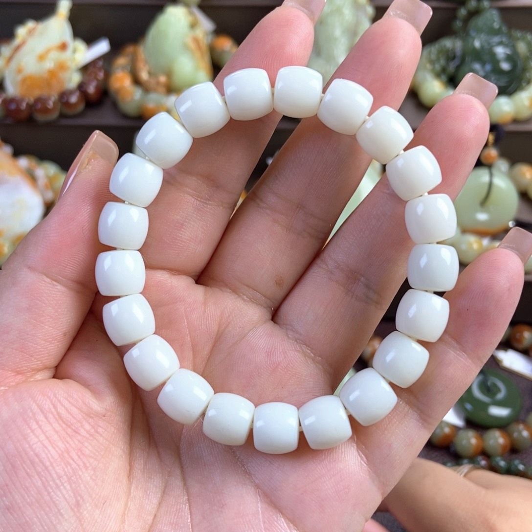 透闪石质玉未镶嵌手串