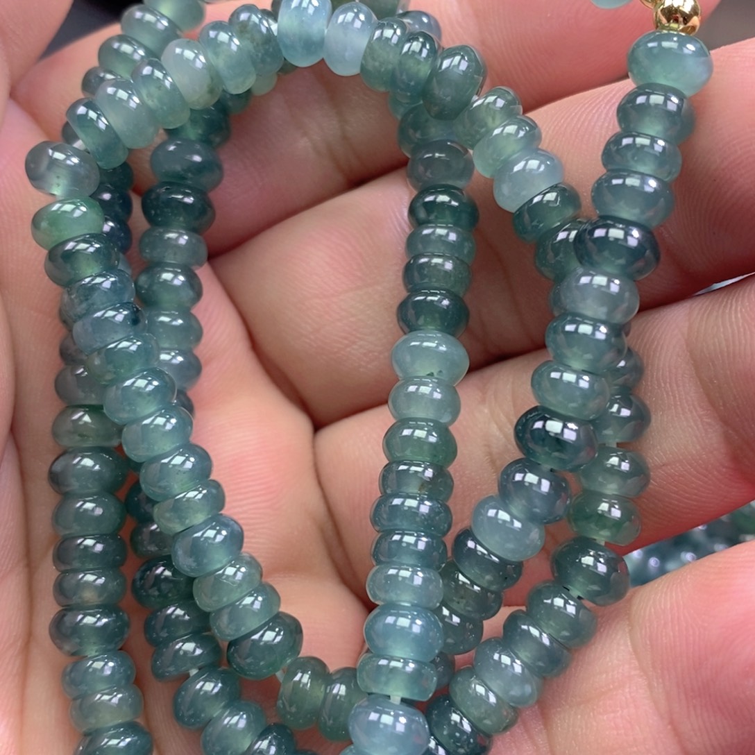 深****翡翠未镶嵌手串5678