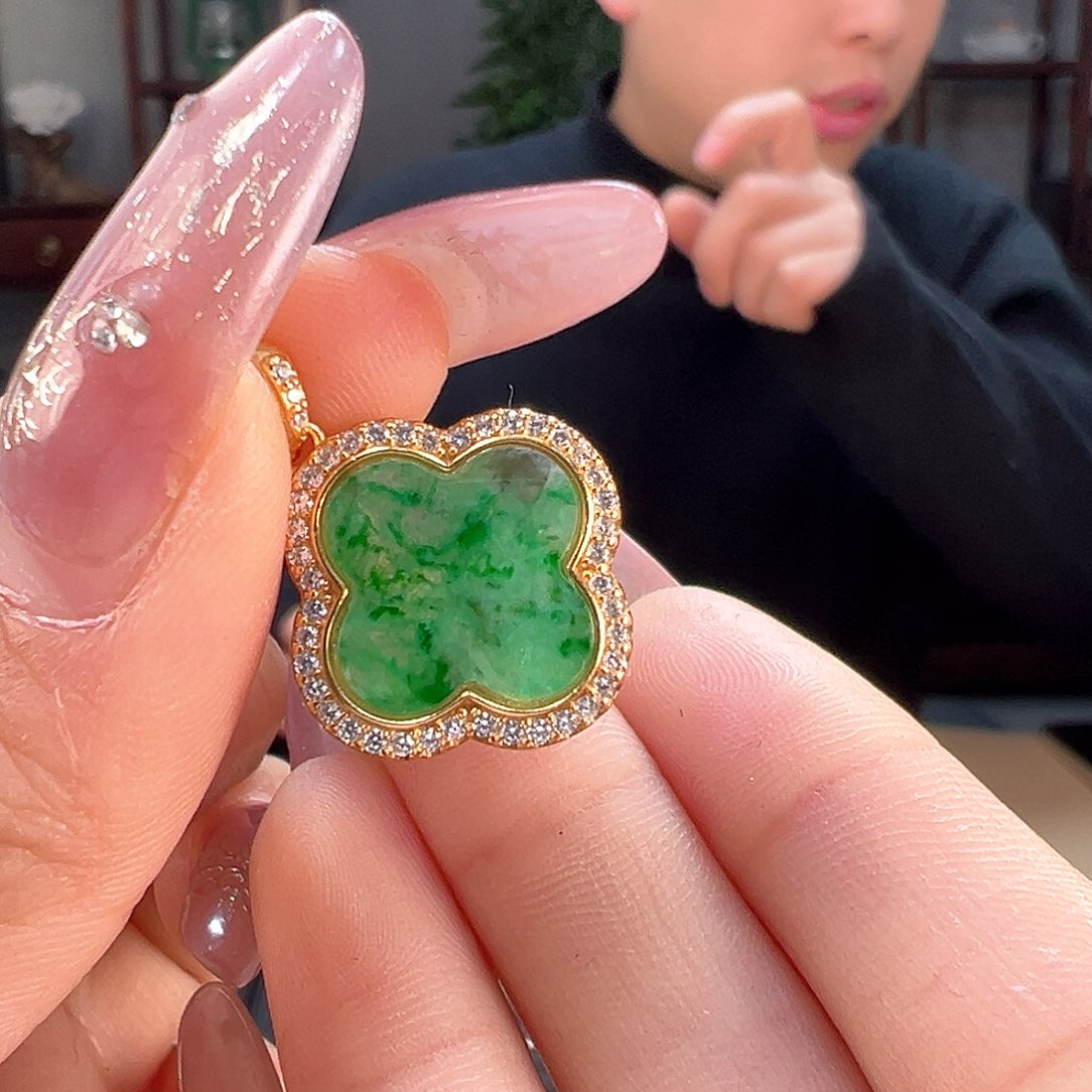 翡翠颈饰银S925镶嵌吊坠