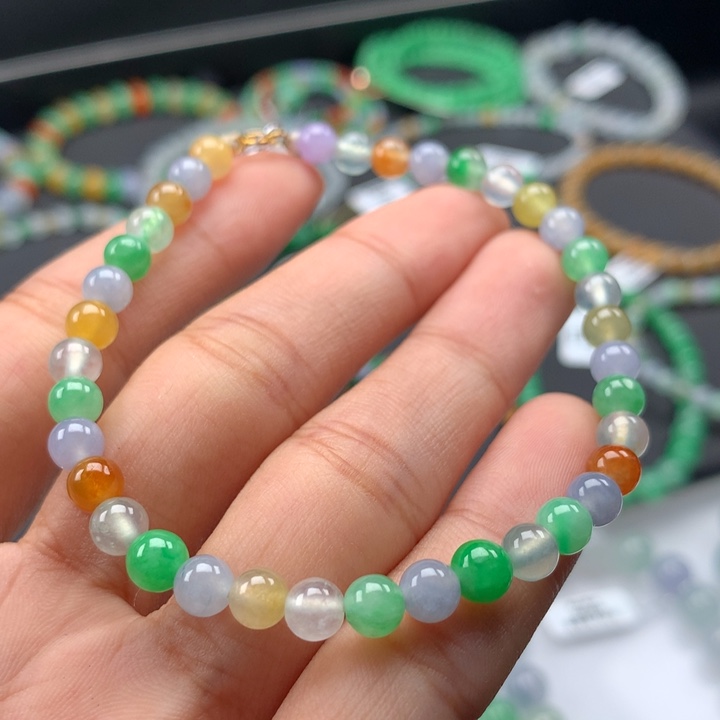 翡翠手镯未镶嵌卡