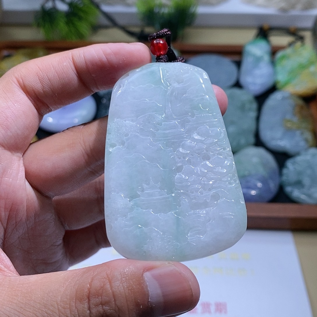 【闪购商品】翡翠颈饰未镶嵌山水