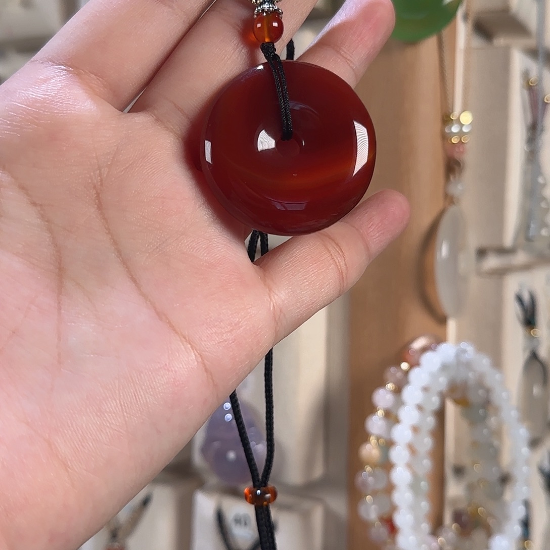 小***可玛瑙/玉髓未镶嵌颈饰