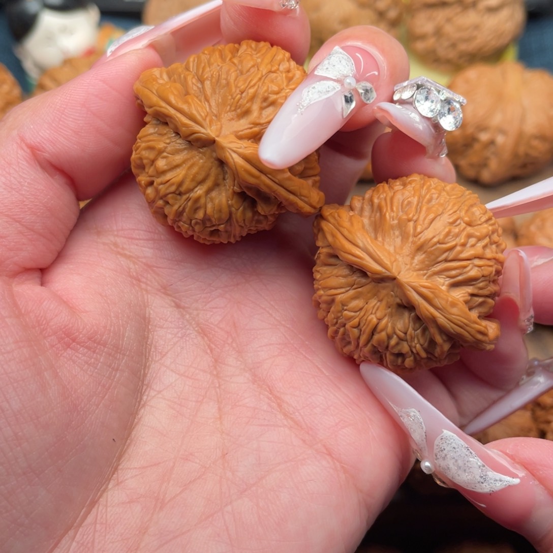 把件文玩核桃全品毕业白狮子38，卡姿兰复刻底