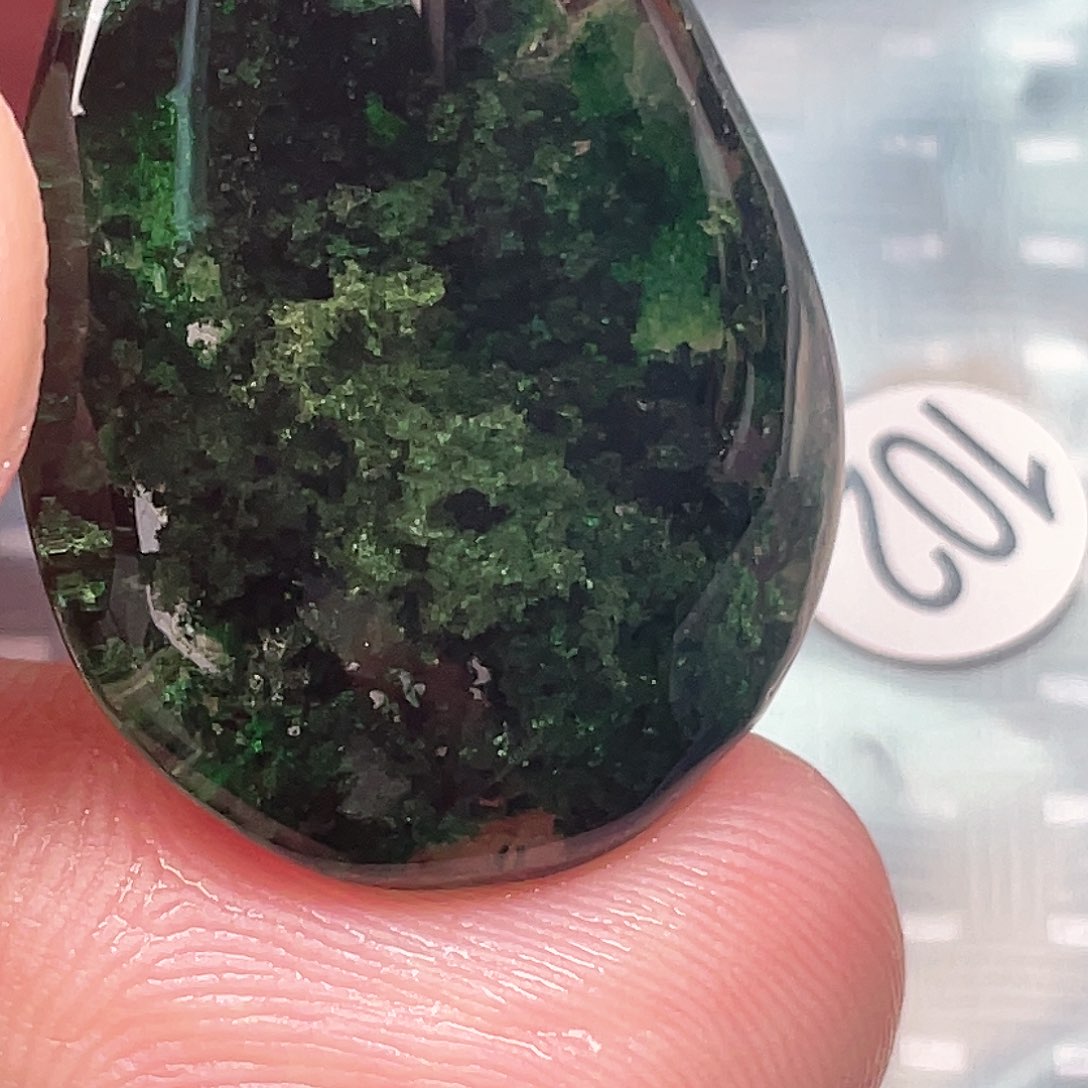 【闪购商品】颈饰未镶嵌水晶薛***?