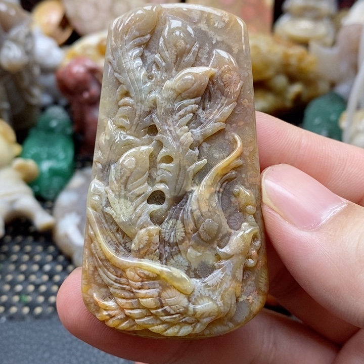 硅化珊瑚（珊瑚玉）颈饰未镶嵌